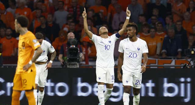 A Mbappé le critican por ser «el rey de la noche en París»… y responde con una fiesta en Países Bajos