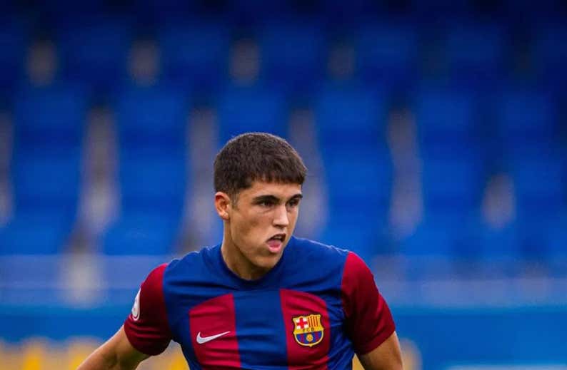 Pau Cubarsí, otro niño de 16 años para Xavi: "Es el mejor central que he visto en La Masia"