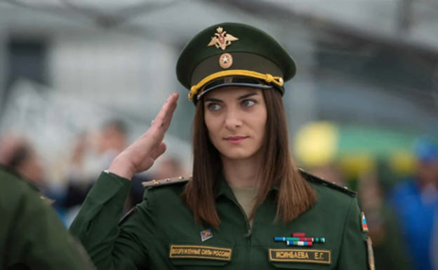 Isinbayeva, durante un acto militar en Rusia.