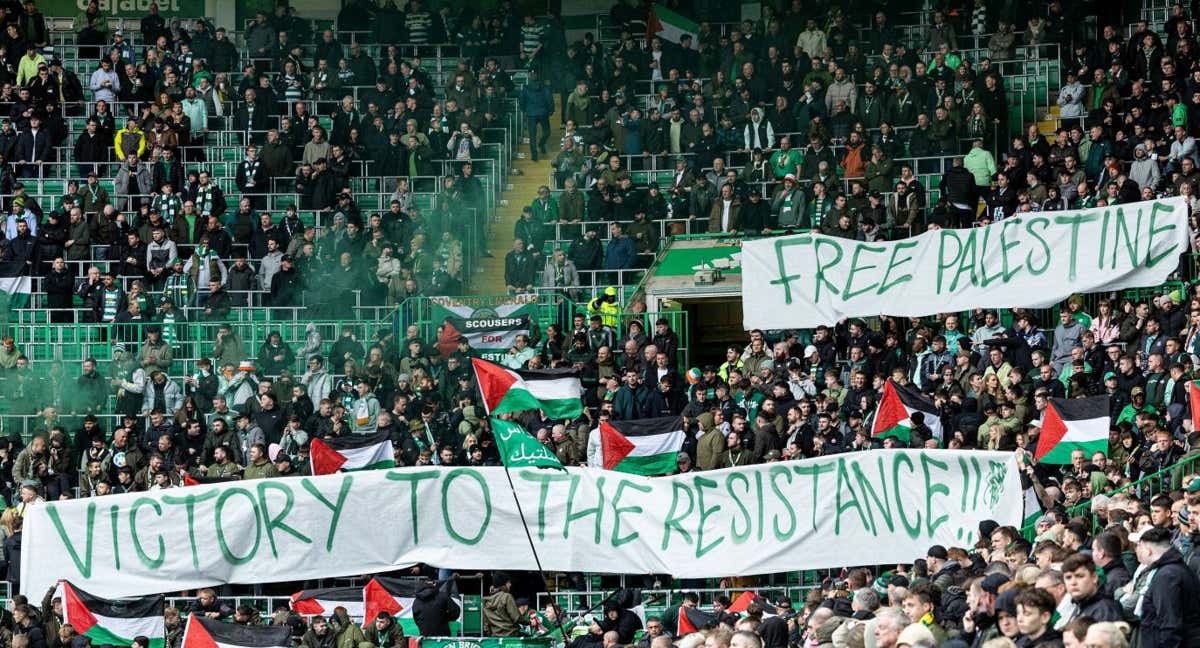 Banderas de Palestina en el estadio del Celtic./GETTY