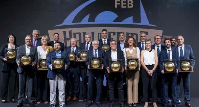 Pau Gasol, Nowitzki y Laia Palau tiñen Sevilla de un color especial para entrar en el Hall of Fame de la FEB