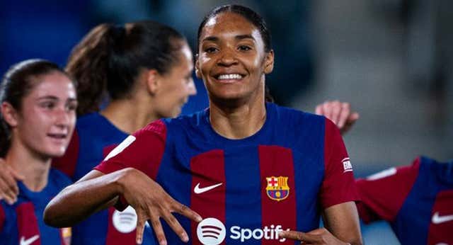 El Barça golea al Granada y continúa intratable