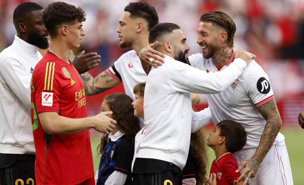 Sergio Ramos sigue presente en el Real Madrid: del espionaje en su debut a los 50' de charla en el Pizjuán