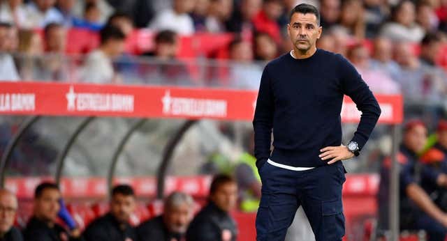 Míchel le pidió perdón al árbitro: “Entre que no le ha dejado ponerse el anillo y la pulsera, David López se ha calentado”