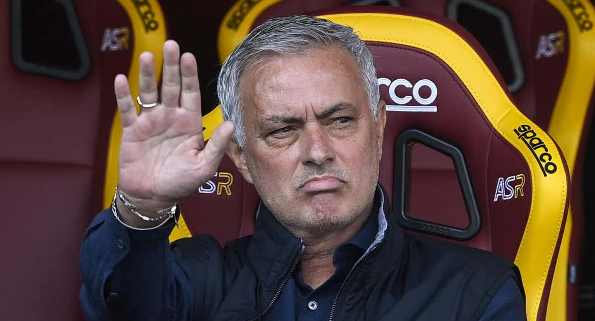 José Mourinho, durante el partido entre la Roma y el Monza./EFE