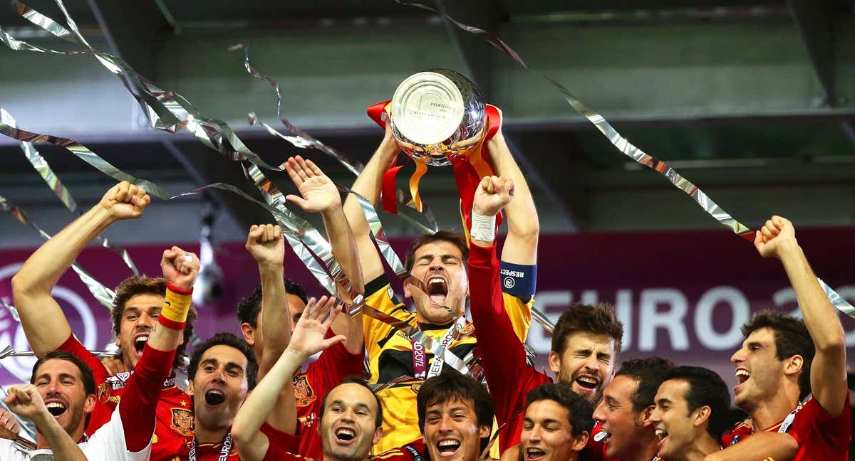 España levanta la Eurocopa 2012.