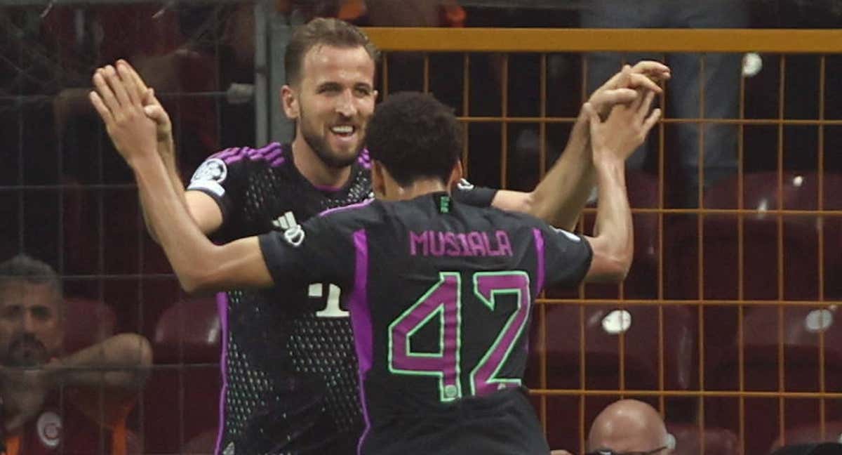 Kane y Musiala celebran uno de los goles.