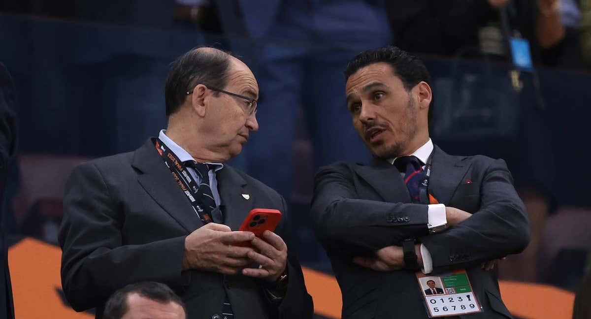 Pepe Castro y José María del Nido Carrasco, antes de un partido.