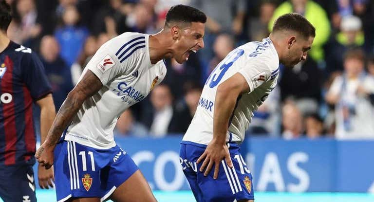 Maikel Mesa se lamenta ante el Eibar.
