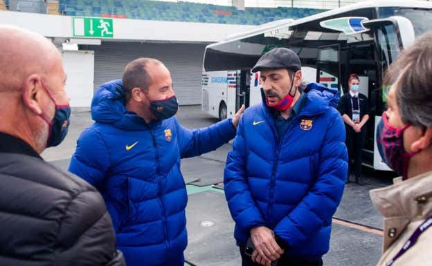 Miquel Camps en una visita al Barça femenino.  FC BARCELONA