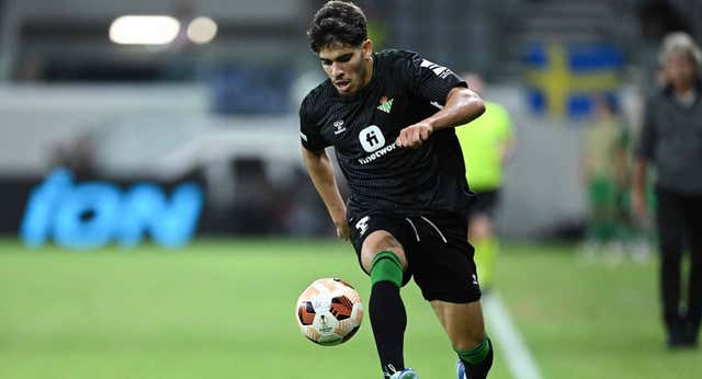 El mejor Abde aplica la medicina de ganar de Pellegrini