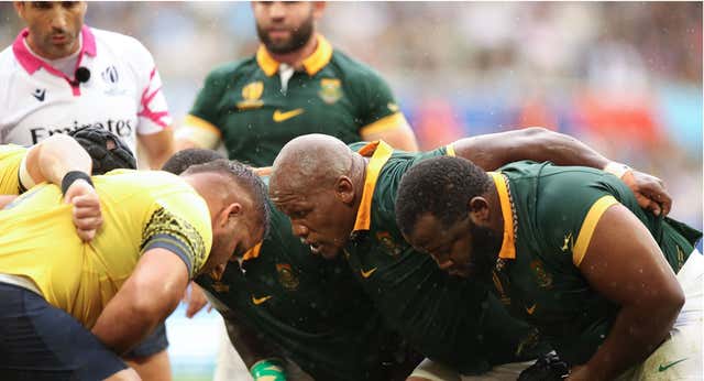 Bongi Mbonambi podrá jugar la final del Mundial de rugby tras librarse de cargos por racismo