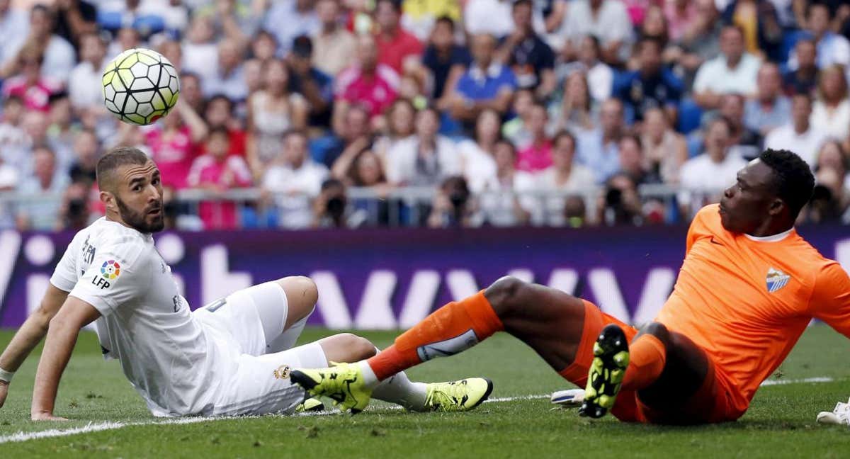 Kameni y Benzema durante un partido en el Bernabéu. /REUTERS