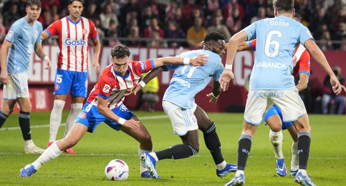 Arnau Martínez fue titular en el Girona./EFE/David Borrat