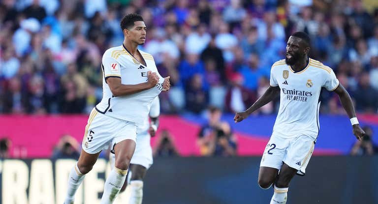 Bellingham celebra uno de sus goles en Montjuïc.