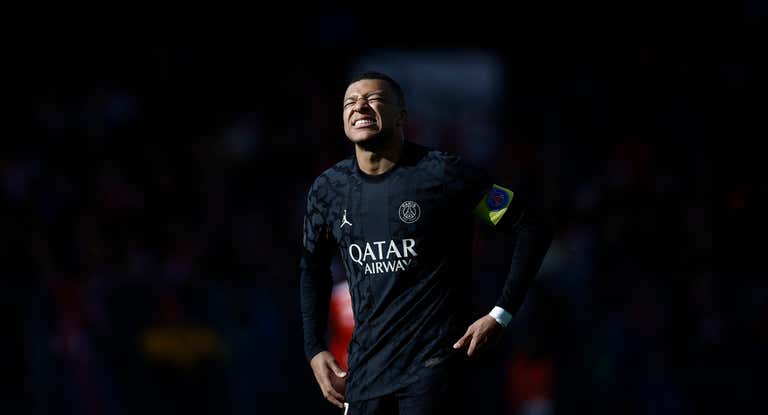 Mbappé, durante el partido contra el Brest.