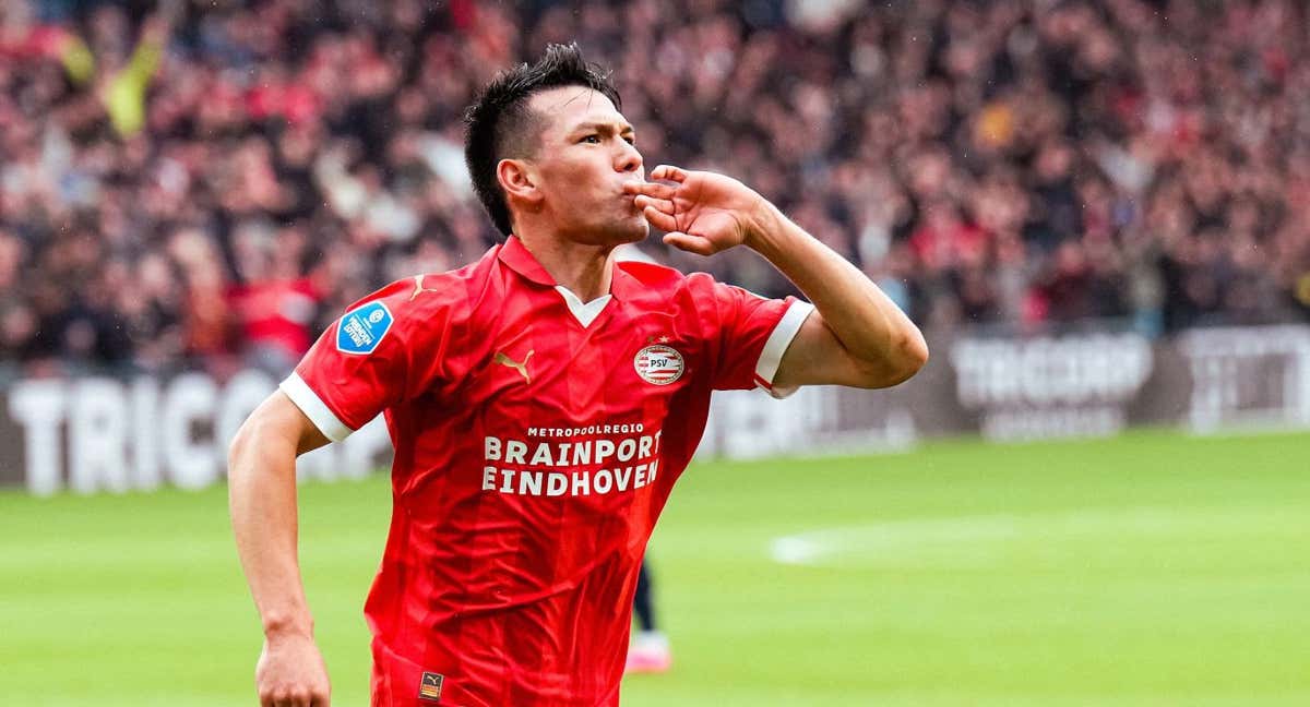 Lozano celebra uno de sus goles. /@psv