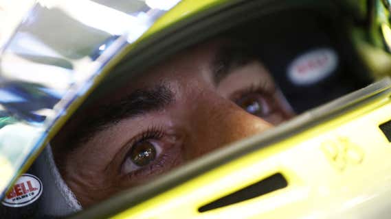 La mirada de Fernando Alonso desde dentro de su casco en el GP de México 2023 de F1./Aston Martin