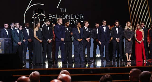 La foto de la desigualdad en el Balón de Oro: ¿por qué hay menos jugadoras que jugadores?