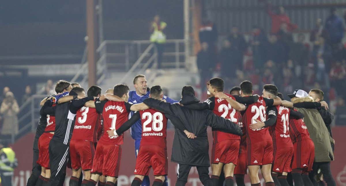 El Mirandés celebra su pase a semifinales en la 19-20./EP