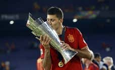 Rodri devuelve al fútbol masculino español a la élite en el Balón de Oro... ¿y puede ganar el The Best?