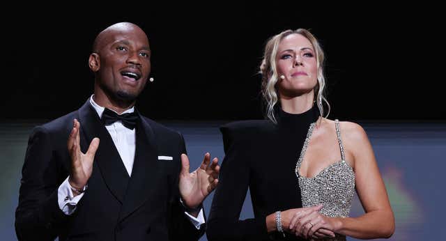 Quién es Sandy Heribert, la presentadora del Balón de Oro 2023 a la que nadie saludó durante la gala