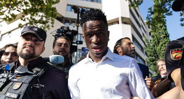 El Valencia critica a la Gala del Balón de Oro por usar imágenes de Vinicius en Mestalla