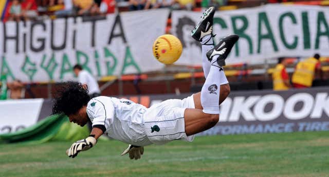 El escorpión de René Higuita en Wembley salió de un anuncio con niños: “Se me vino una chalaca al revés”