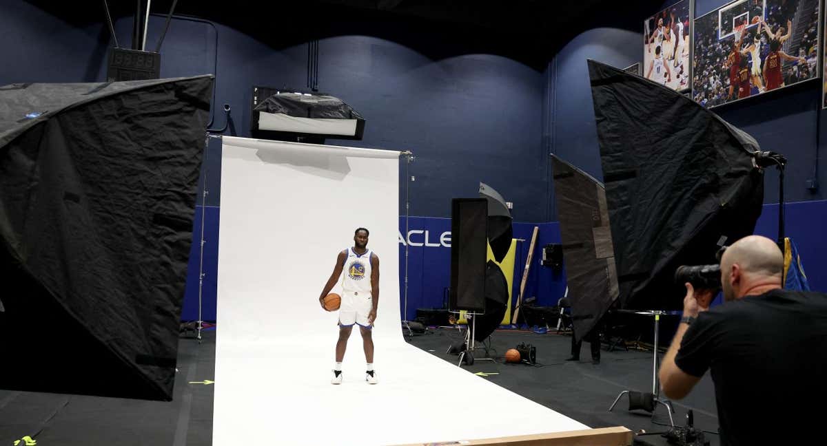 Usman Garuba, en la sesión de fotos de la NBA con los Warriors. /AFP