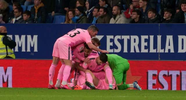 Un gol en el 97′ mantiene segundo a un Eibar en racha que llegó a ser colista