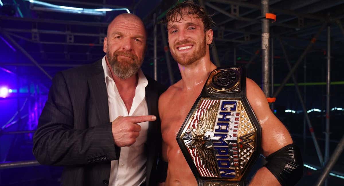 Triple H y Logan Paul, tras el combate del influencer.