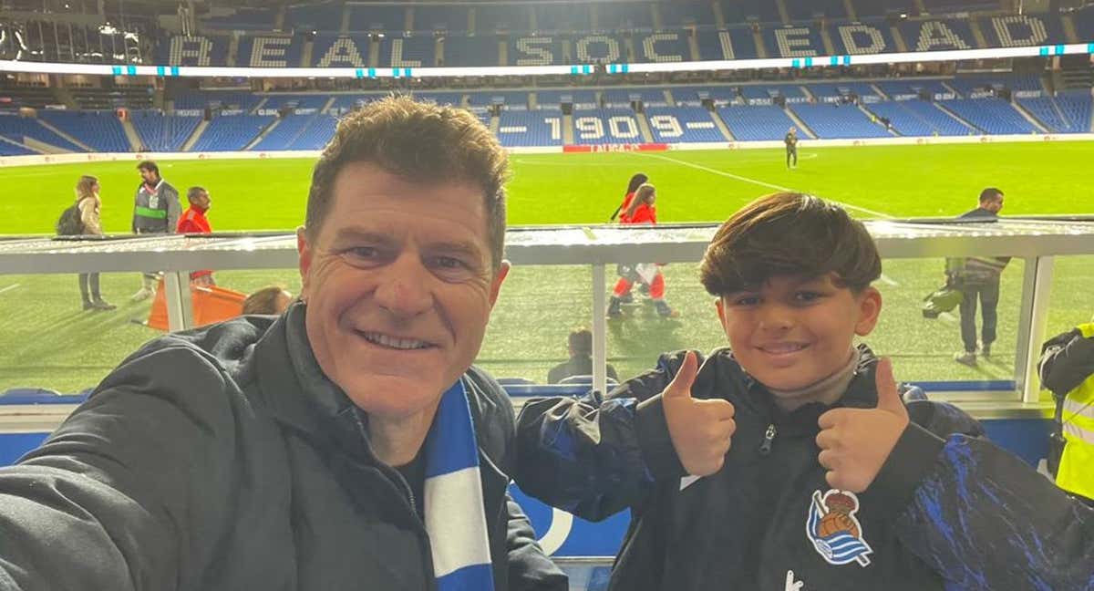 Gaby Schürrer y su hijo Bastian estuvieron el sábado viendo a la Real en Anoeta. /Relevo