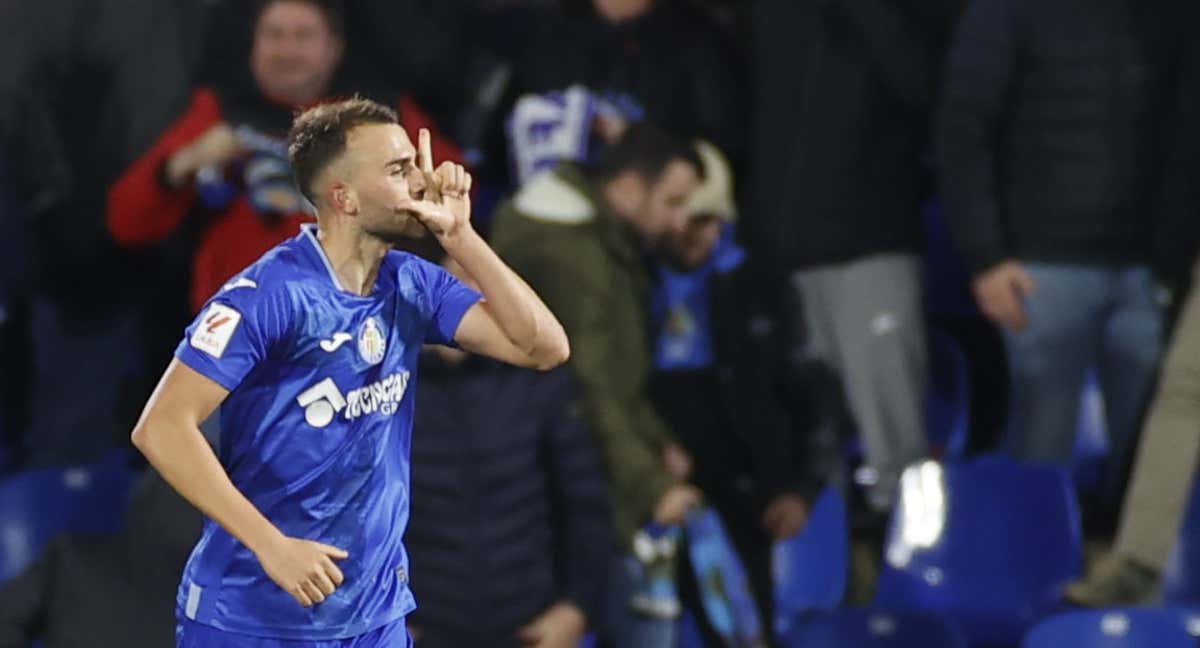 Borja Mayoral celebra su gol contra el Cádiz./EFE