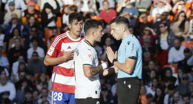 El Granada elevará una queja al CTA y pedirá los audios entre el árbitro y el VAR durante el penalti en Mestalla
