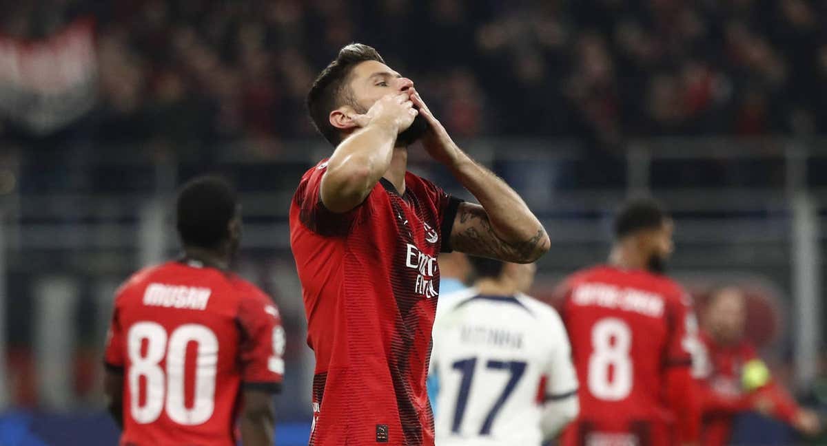 Olivier Giroud celebra su gol al PSG./REUTERS