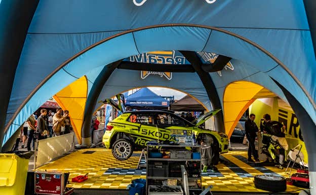 Asistencia del equipo Recalvi en Canarias, donde pasaron a liderar el campeonato. Shakedown Media