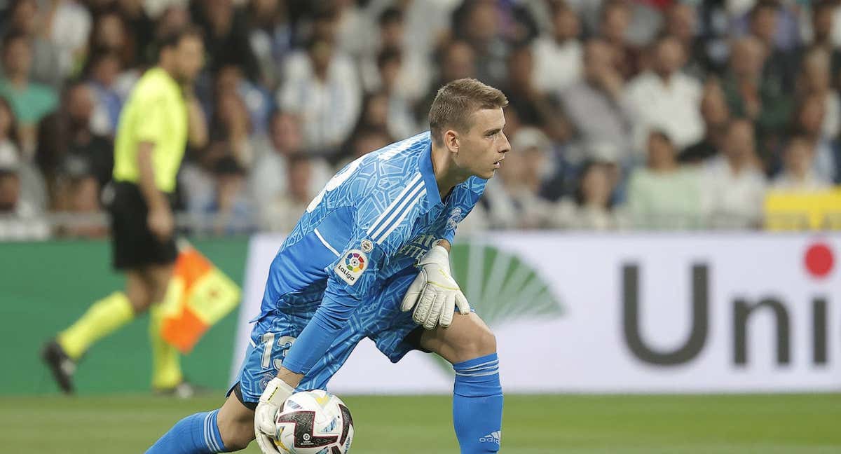 Lunin, con el Real Madrid./EFE