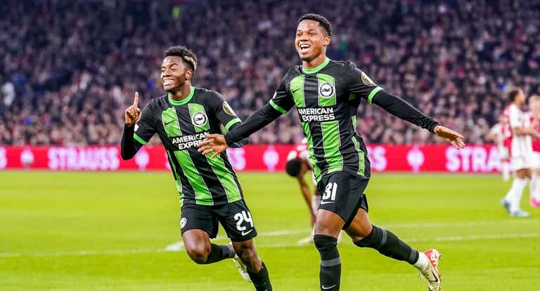 Ansu Fati celebra su gol en Ámsterdam.