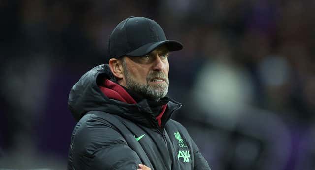 Una carpa improvisada en la Europa League enfurece a Klopp: «¿Quién tuvo la idea? Guau»