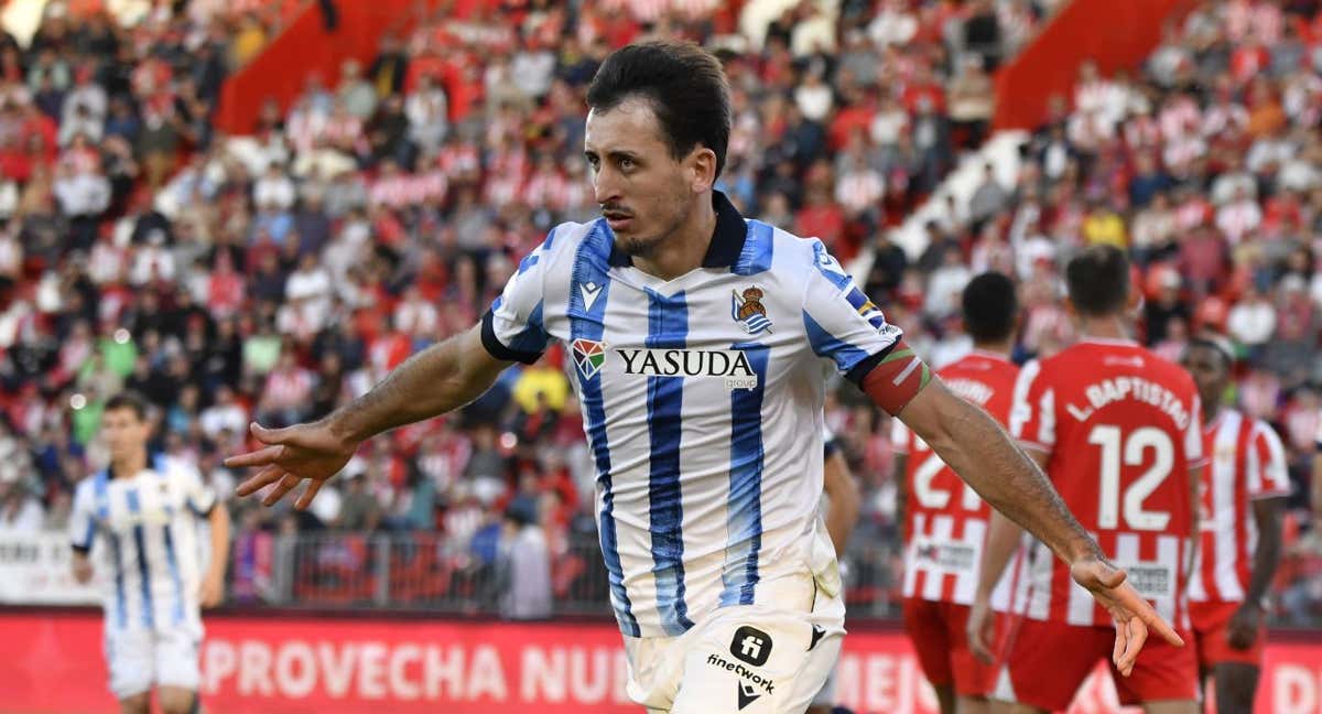 Mikel Oyarzabal celebra el 0-1 marcado al Almería. /Efe