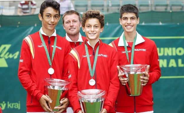Dani Rincón, Marc Othman Ktiri y Carlos Alcaraz, subcampeones del mundo aquel año en Prostejov.  RFET