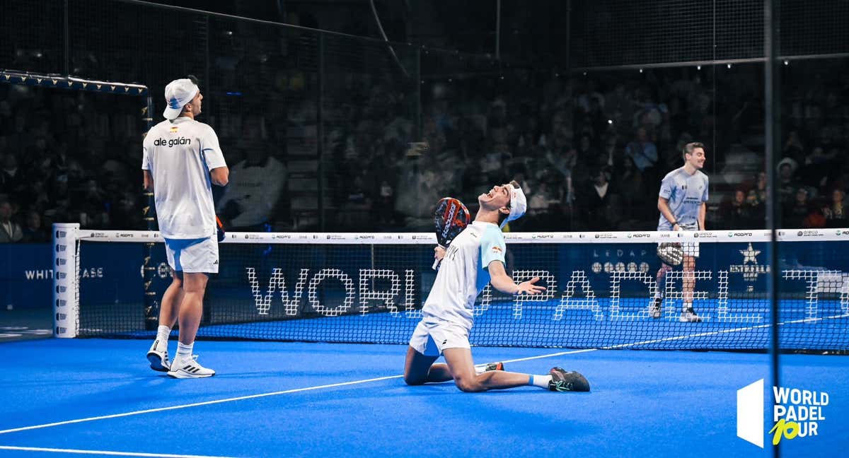 Lebrón celebra de rodillas la victoria en Malmoe. /WORLD PADEL TOUR