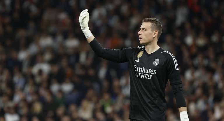 Andrey Lunin, durante el Real Madrid-Valencia.