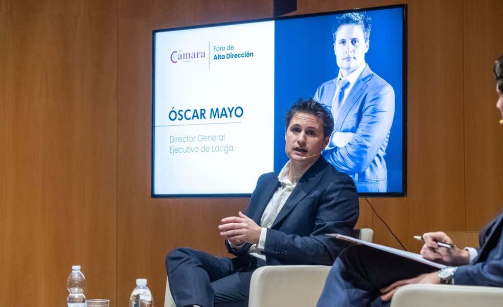 Un fichaje que sacude el fútbol español: el Atlético se lleva a Óscar Mayo, número 2 de Tebas