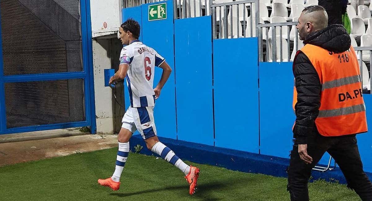 Sergio González sale corriendo de Butarque para llegar al nacimiento de su primera hija./INSTAGRAM