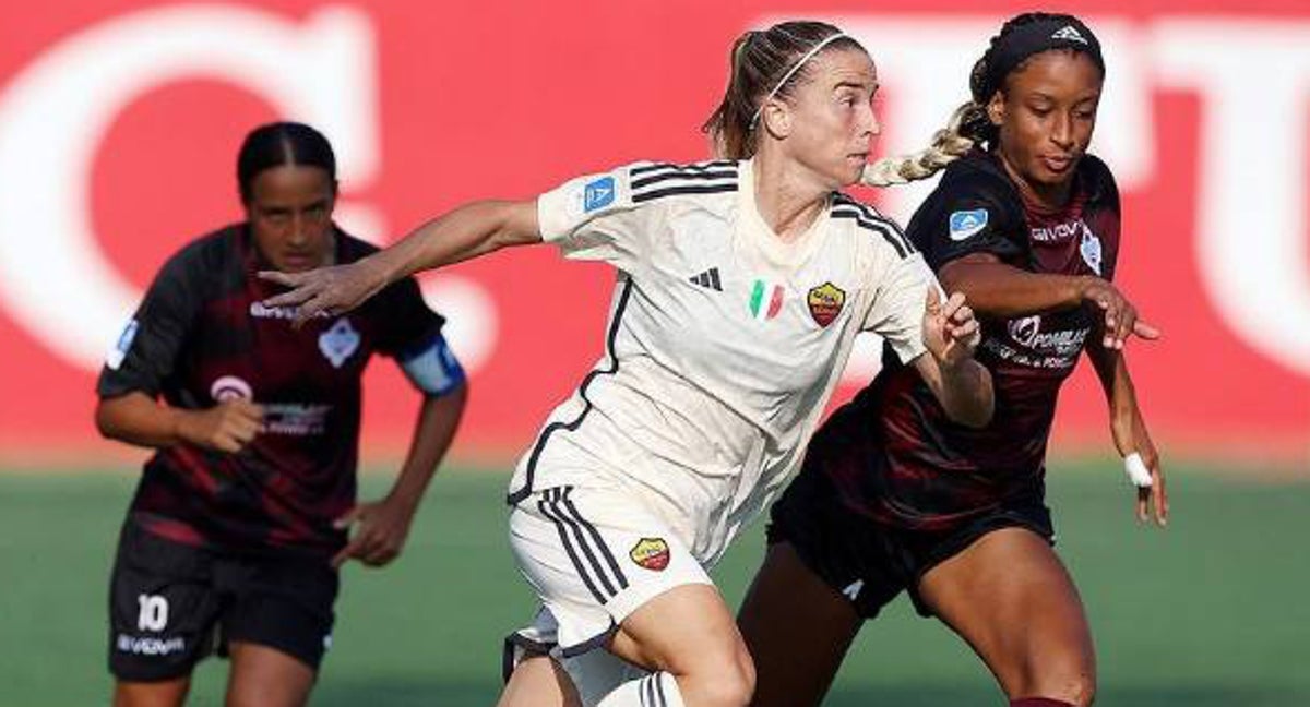 Bárbara Latorre durante un partido con la Roma.