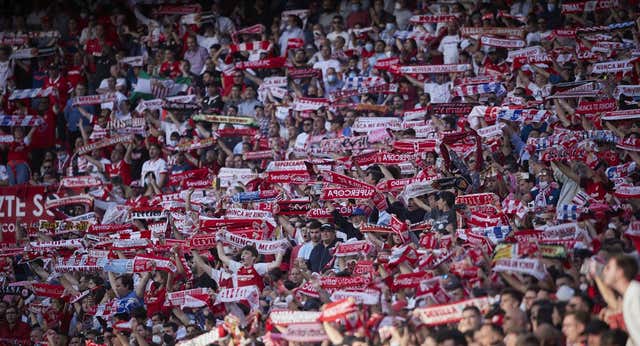 El himno se respeta, penaltis como en la ‘Play’ y otras nuevas normas para retransmitir LaLiga por TV