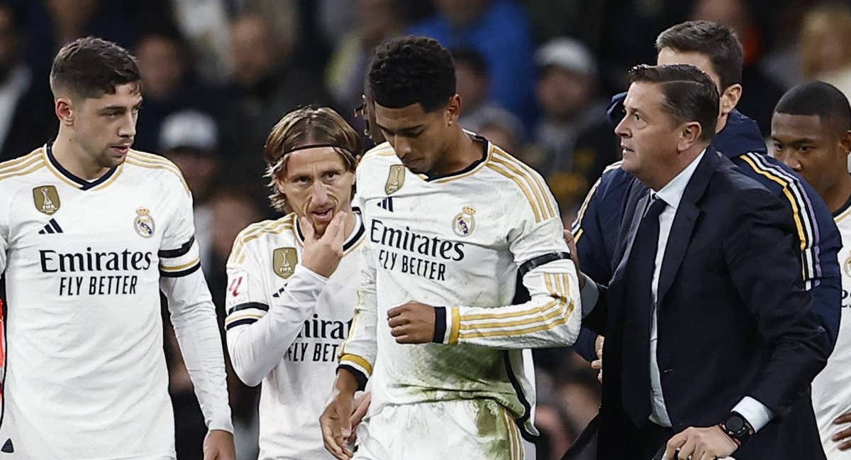 Bellingham se duele del hombro durante el el Real Madrid-Rayo.