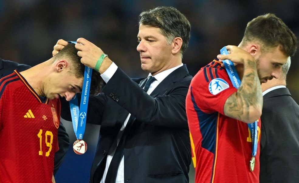 El presidente de Georgia, fan de los Biris, no irá al palco y hará de hincha en la grada