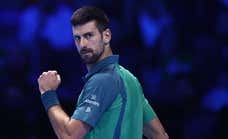 Djokovic abusa de la candidez de Sinner para convertirse en el maestro de maestros